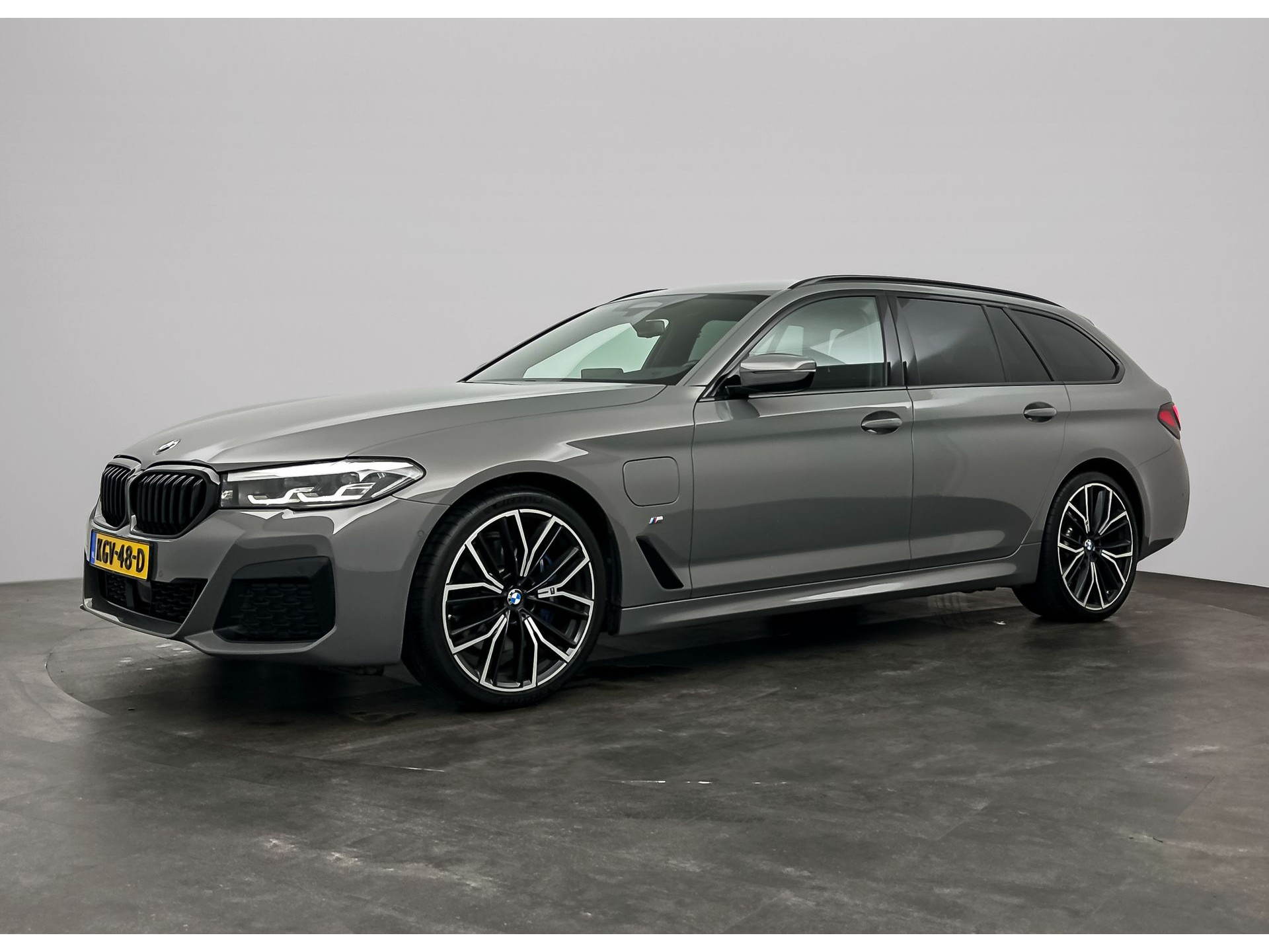BMW 5 Serie Touring 530e High Executive M-Sport 55086496-0.jpg | Peeters car company