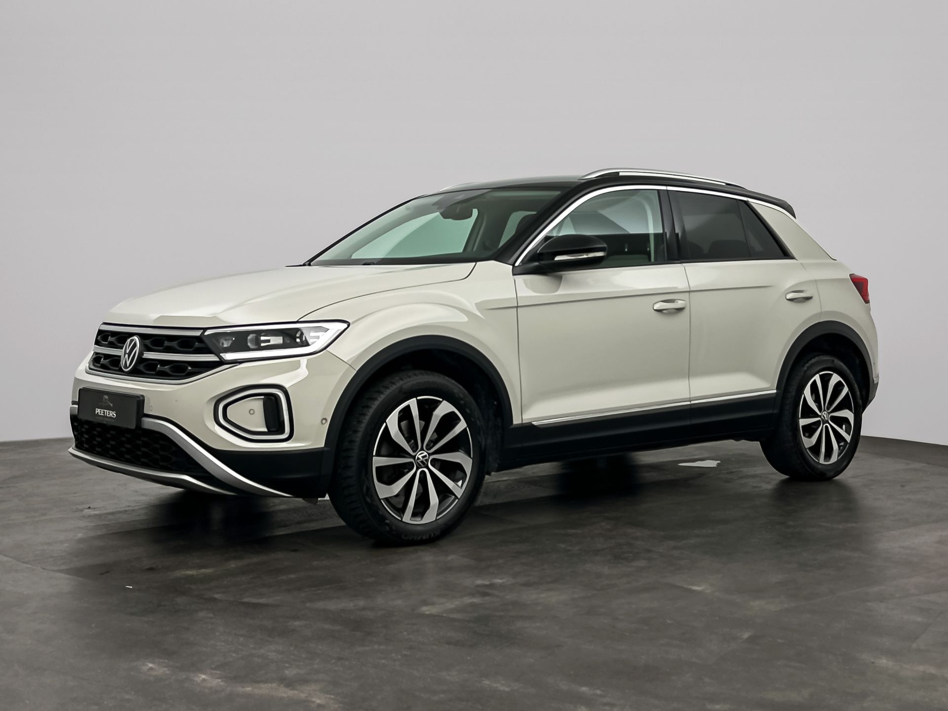 Volkswagen T-Roc 1.5 TSI Style 55087890-0.jpg | Peeters car company