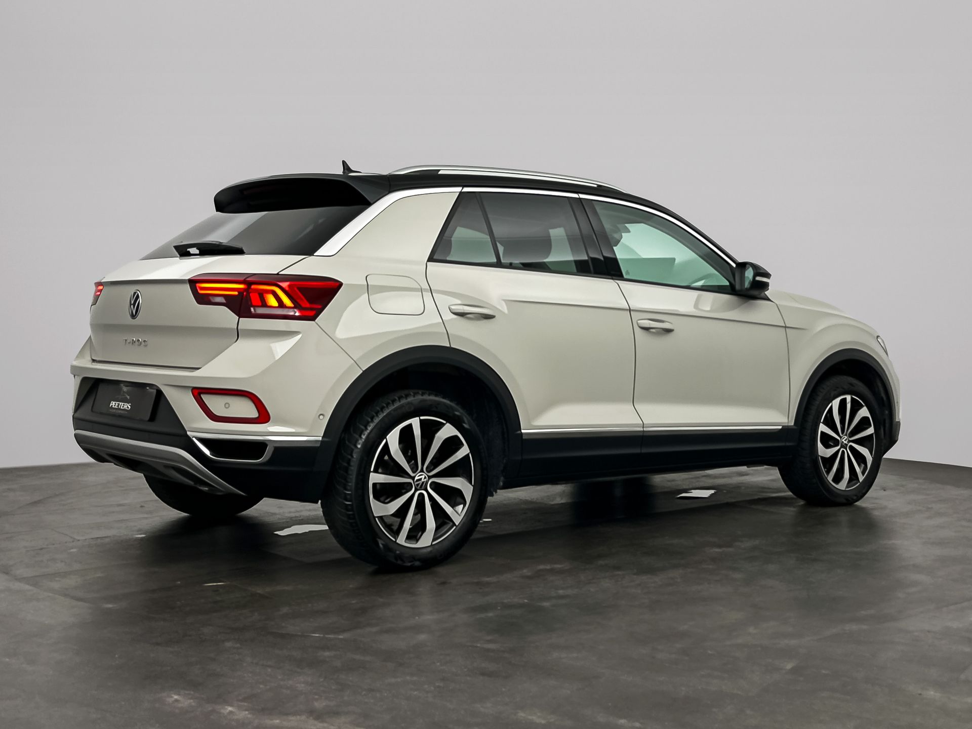 Volkswagen T-Roc 1.5 TSI Style 55087890-2.jpg | Peeters car company